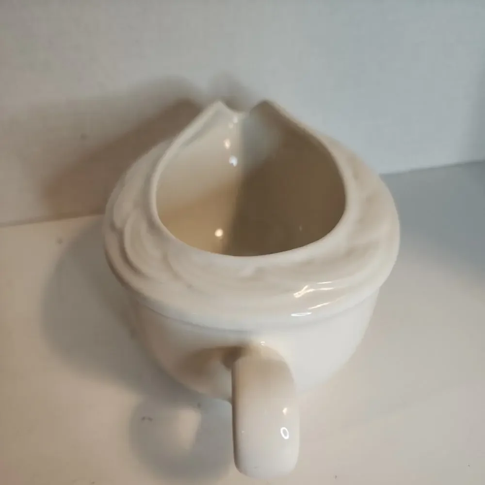 Pfaltzgraff SAUCE GRAVY BOAT Acadia White / Off White Woven Pattern Stoneware